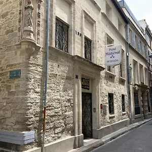 Le Médiéval Hotel Avinhão